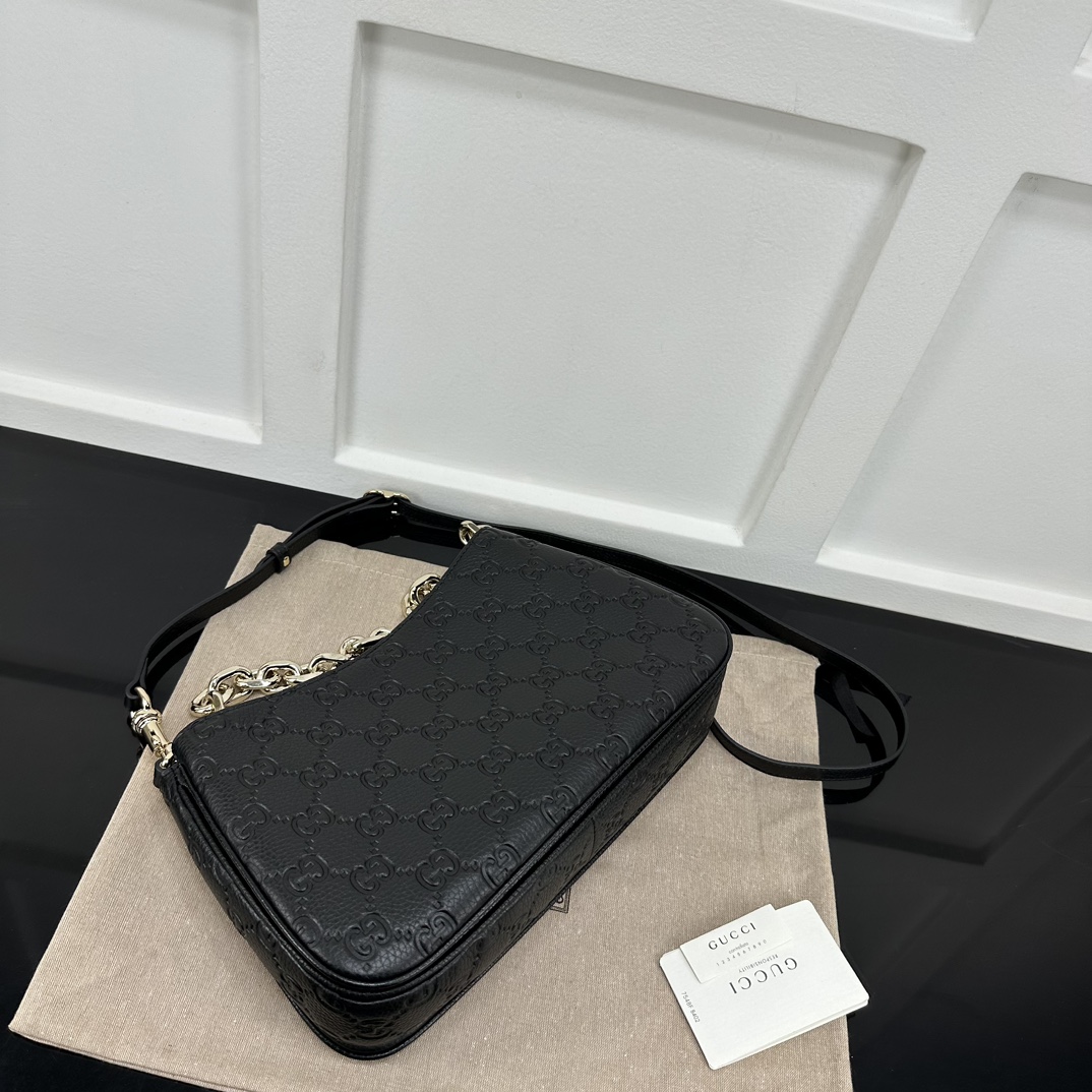 Gucci Hobo Bags